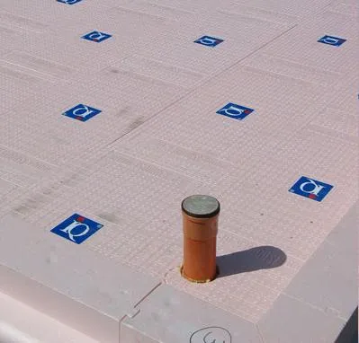 Service pipe opening formed through ISOQUICK thermal insulation